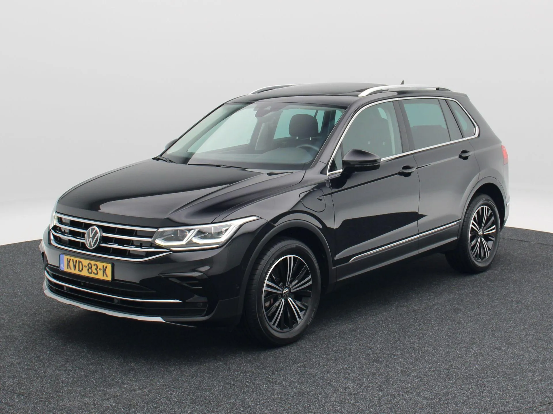 Volkswagen Tiguan — foto 1