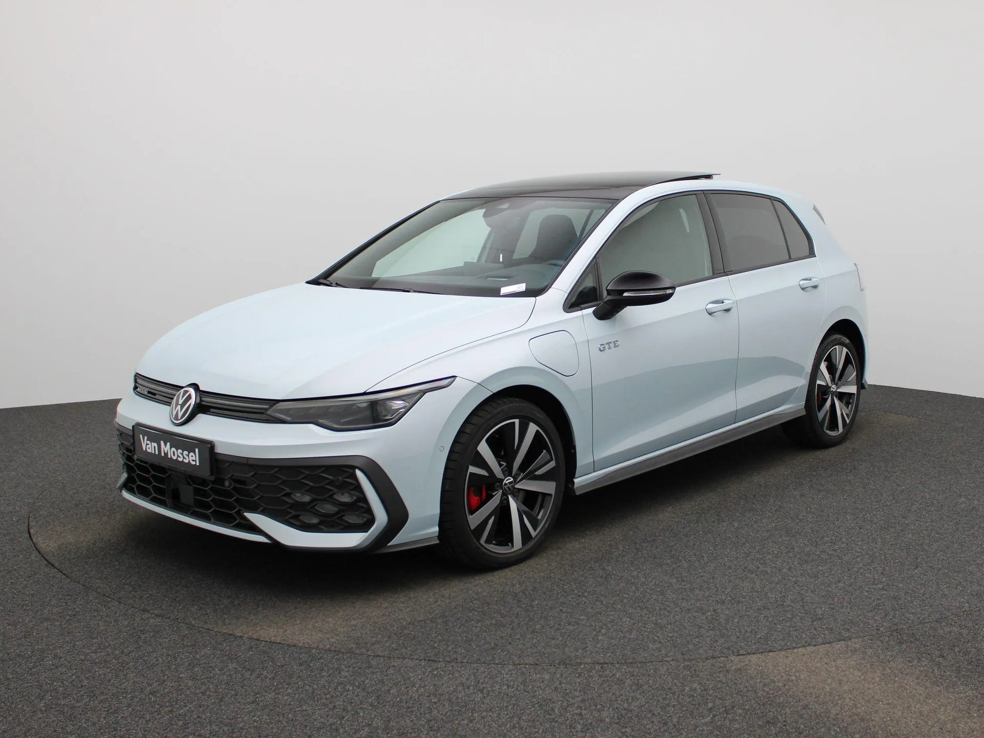 Volkswagen Golf — foto 1