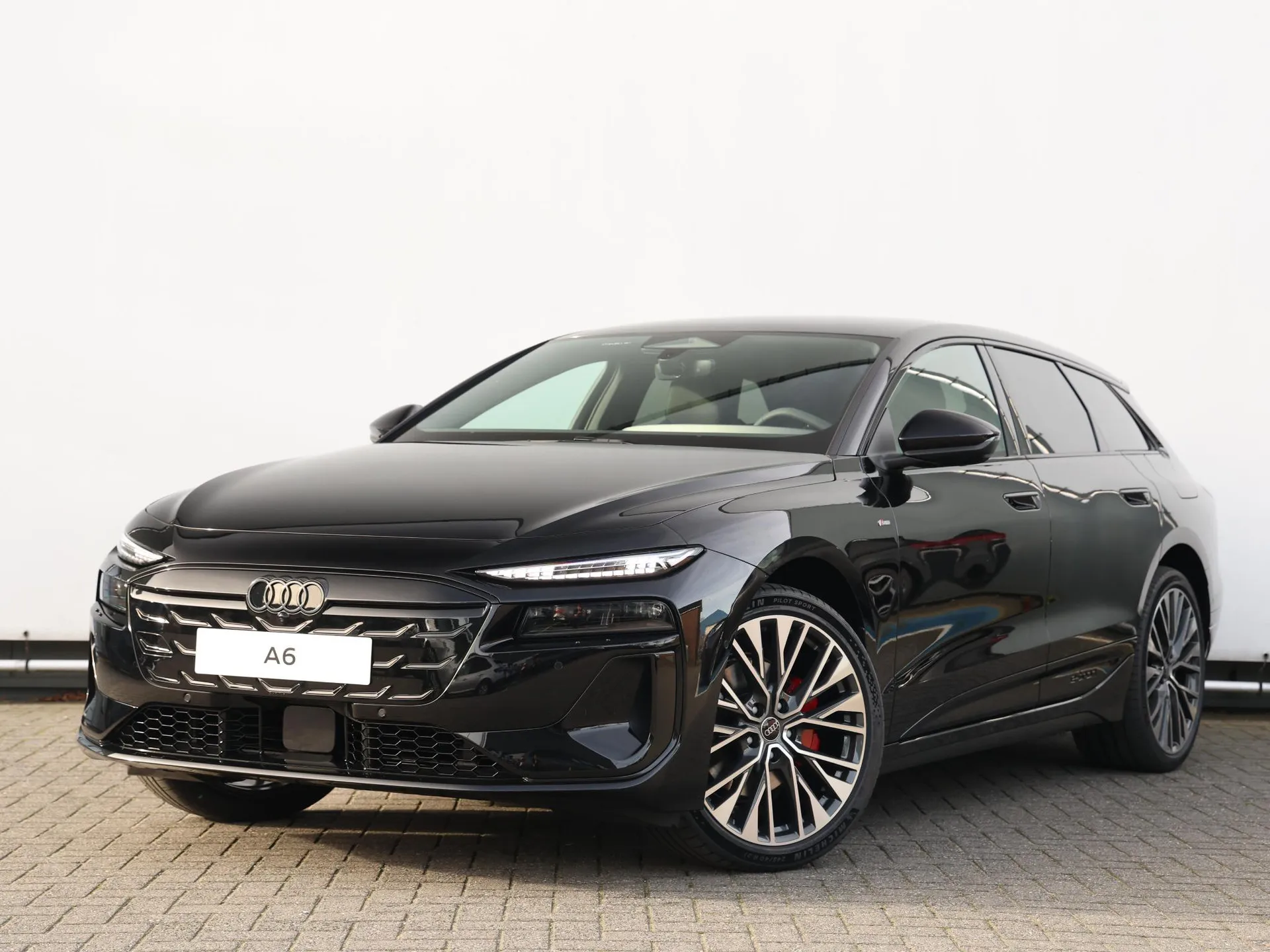 Audi A6 Avant e-tron — foto 1