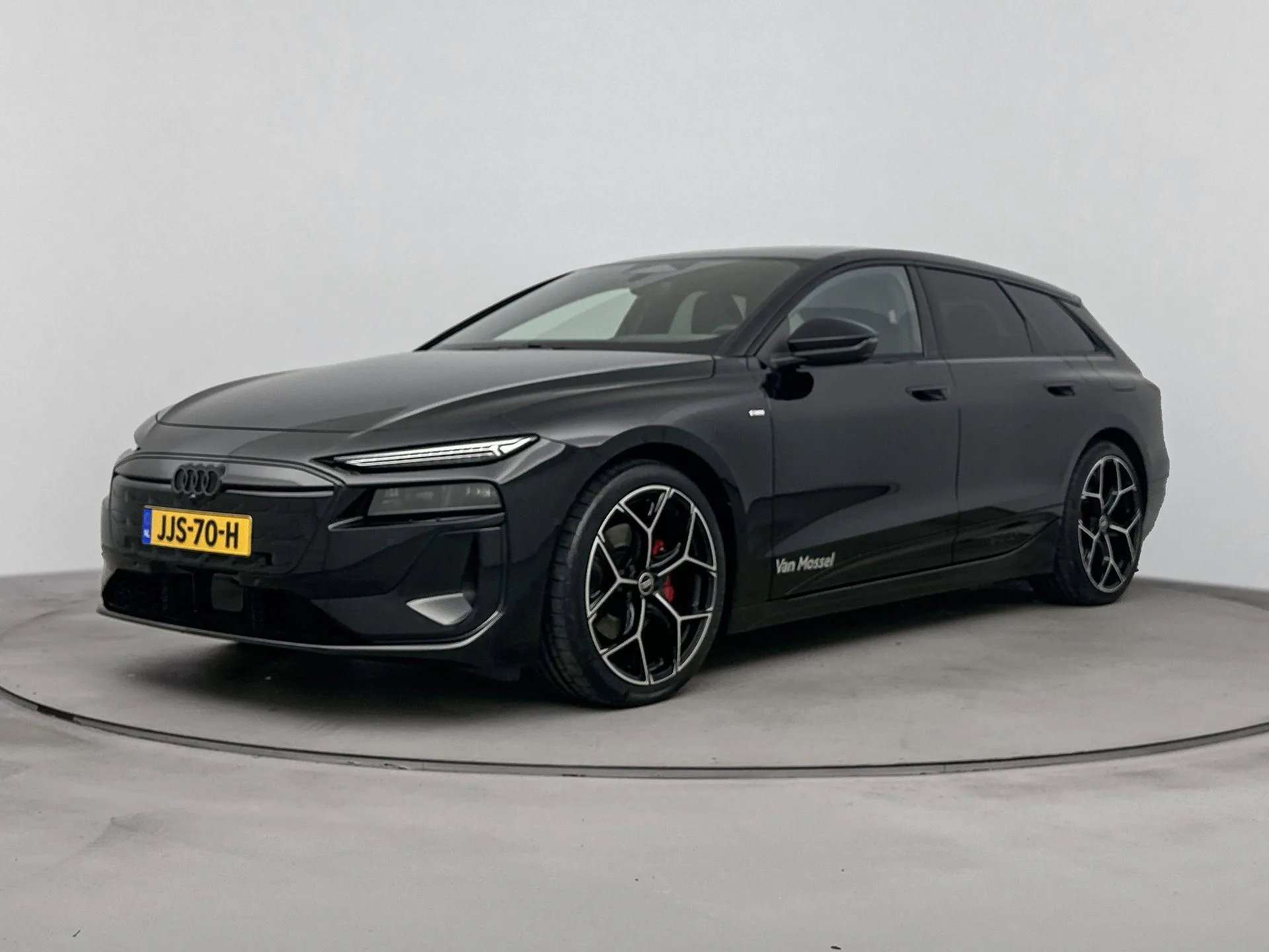 Audi A6 Avant e-tron — foto 1
