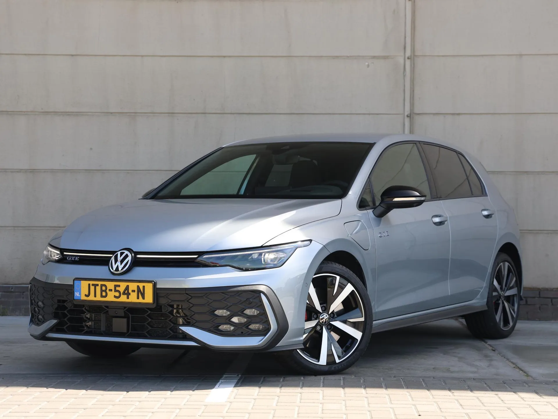 Volkswagen Golf — foto 1
