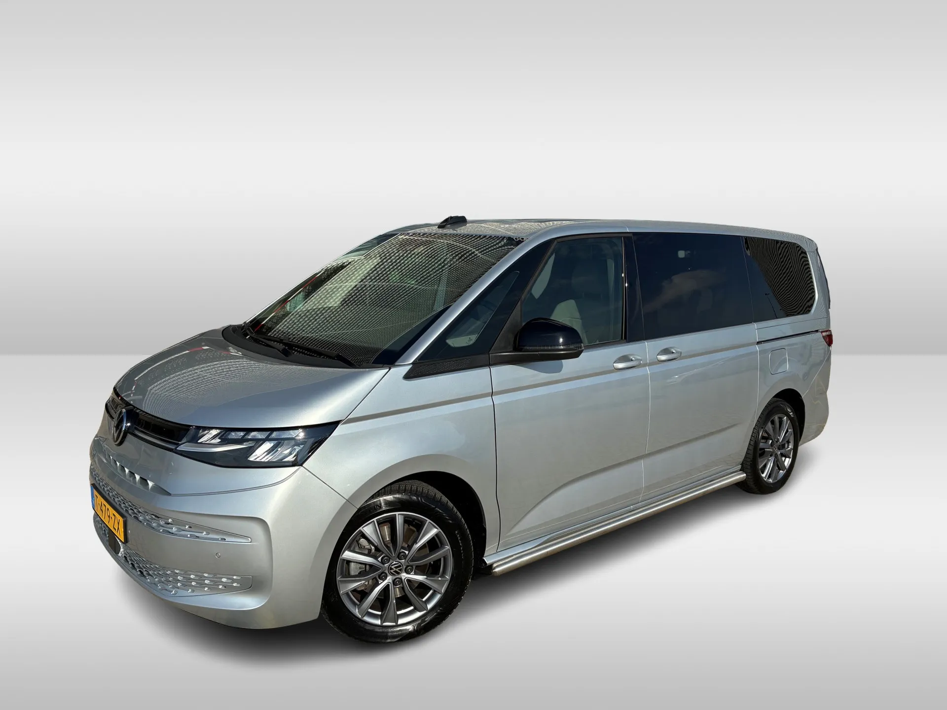 Volkswagen Multivan — foto 1