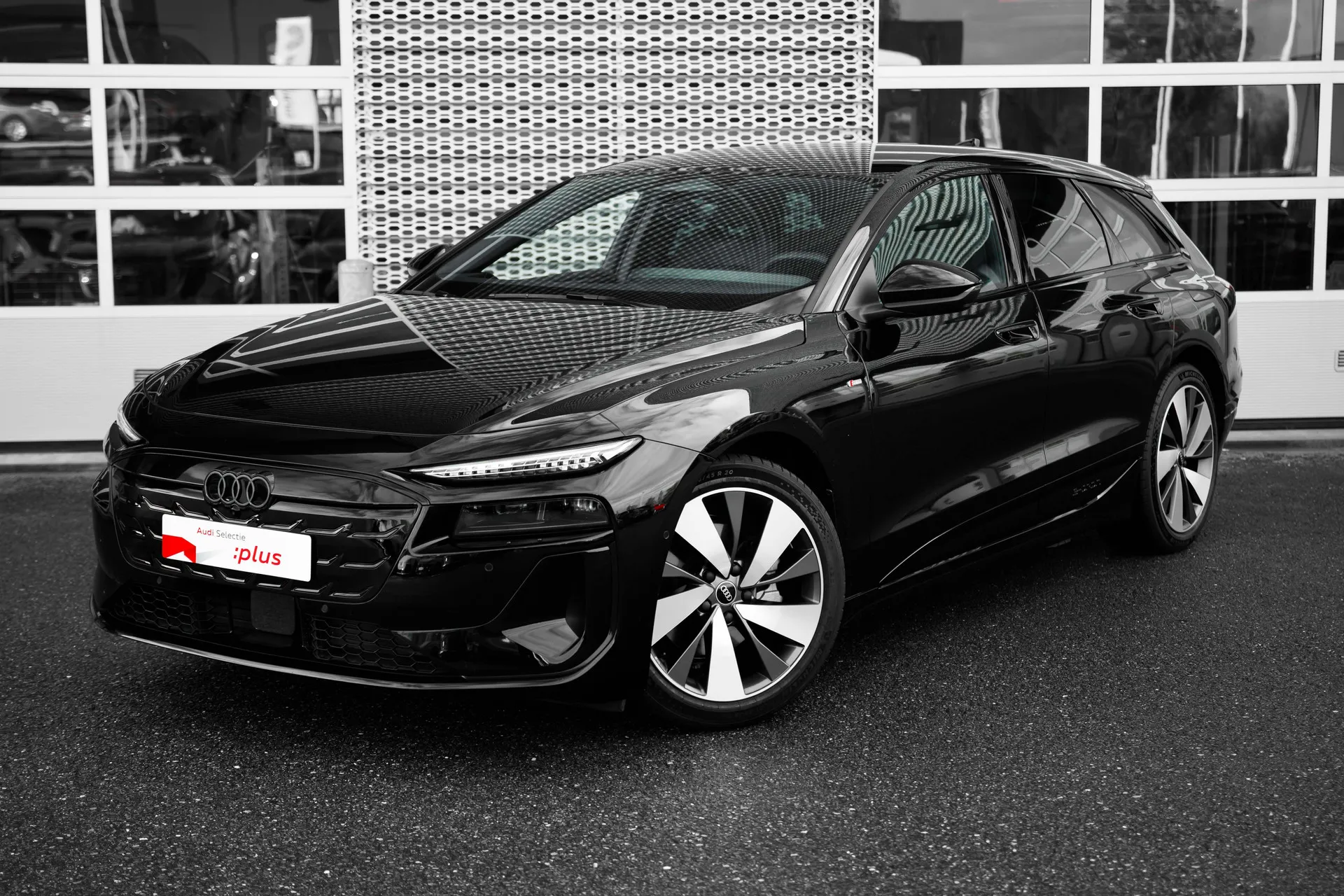 Audi A6 Avant e-tron — foto 1