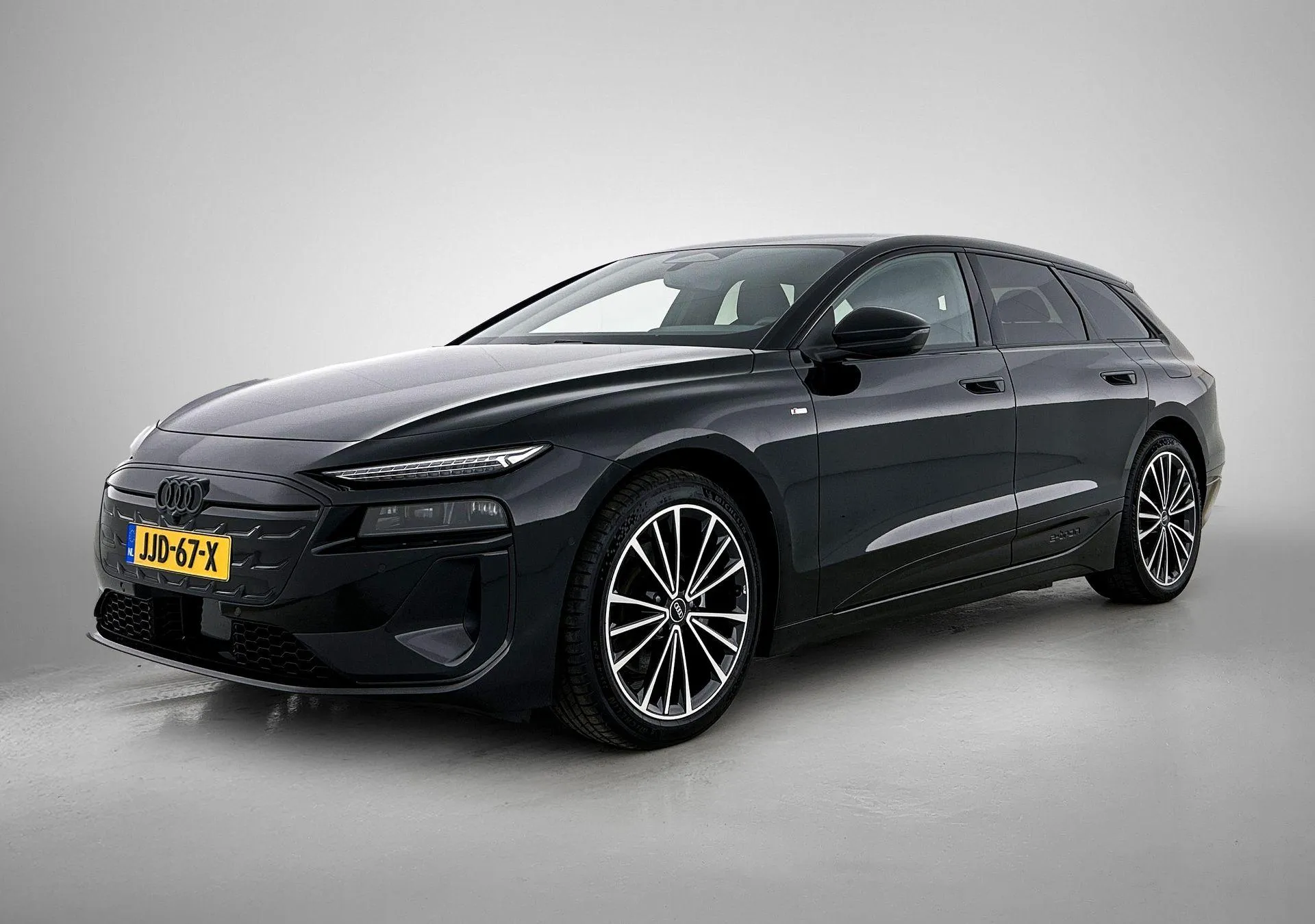Audi A6 Avant e-tron — foto 1