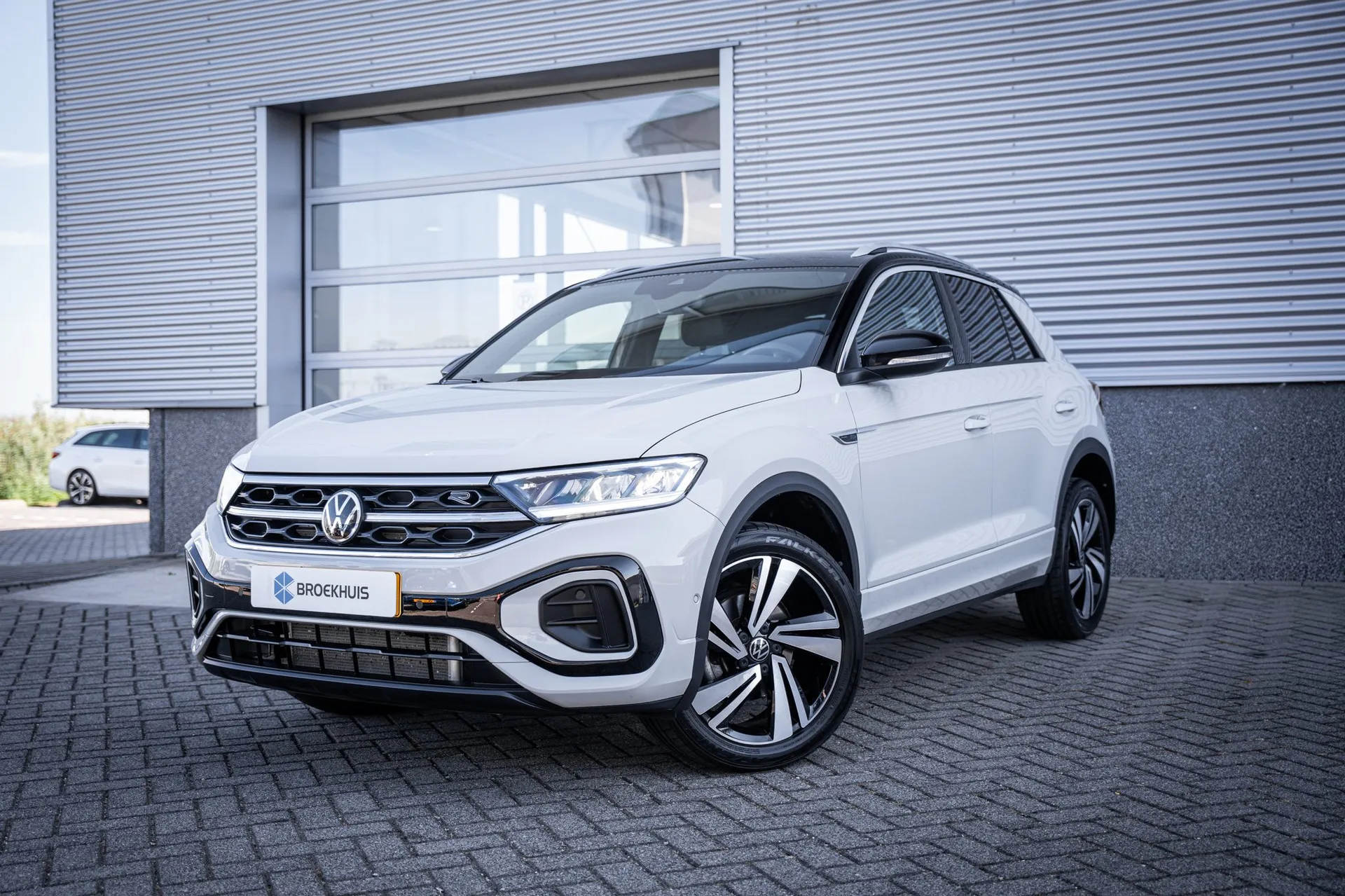 Volkswagen T-Roc — foto 1