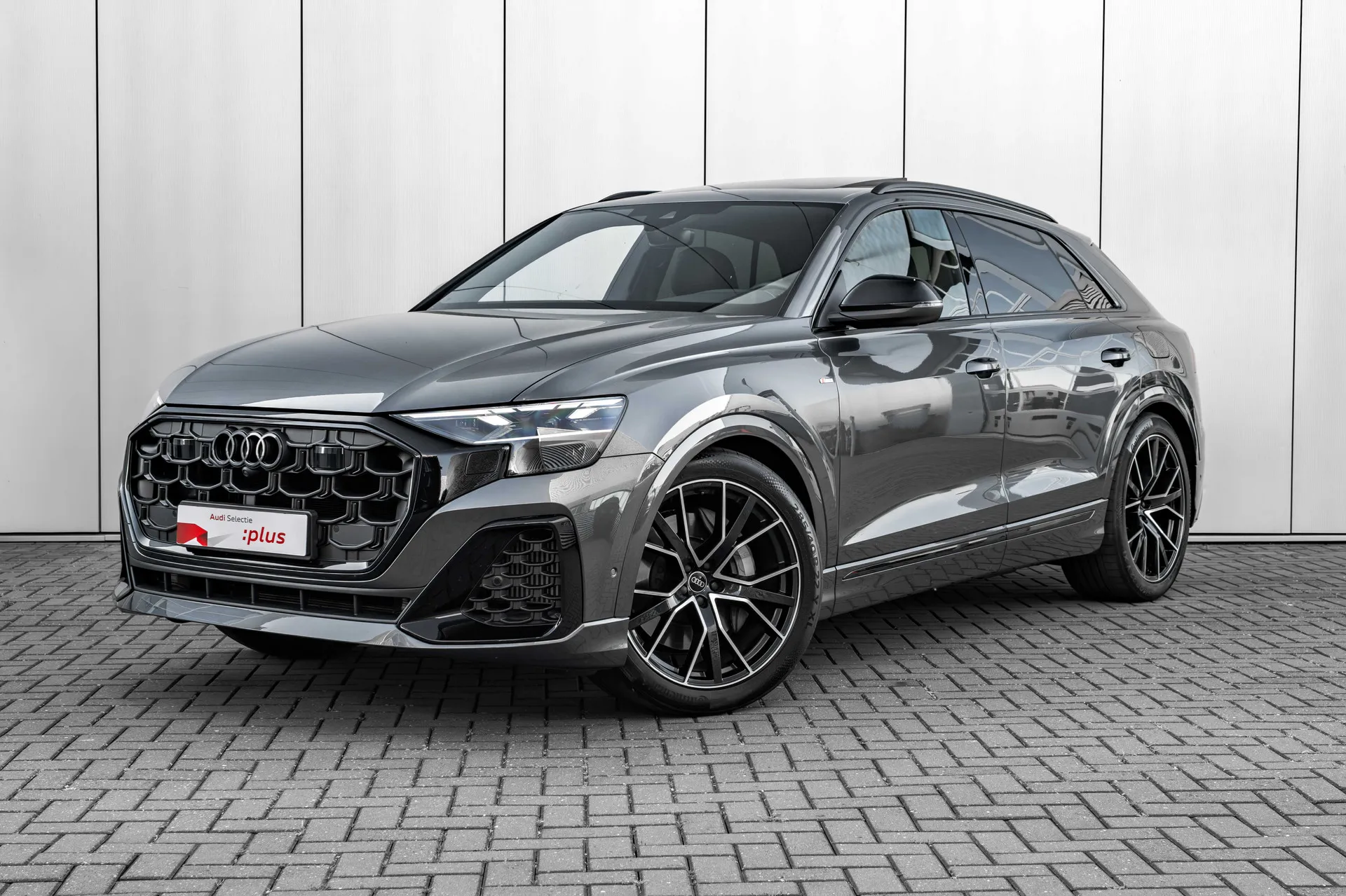 Audi Q8 — foto 1
