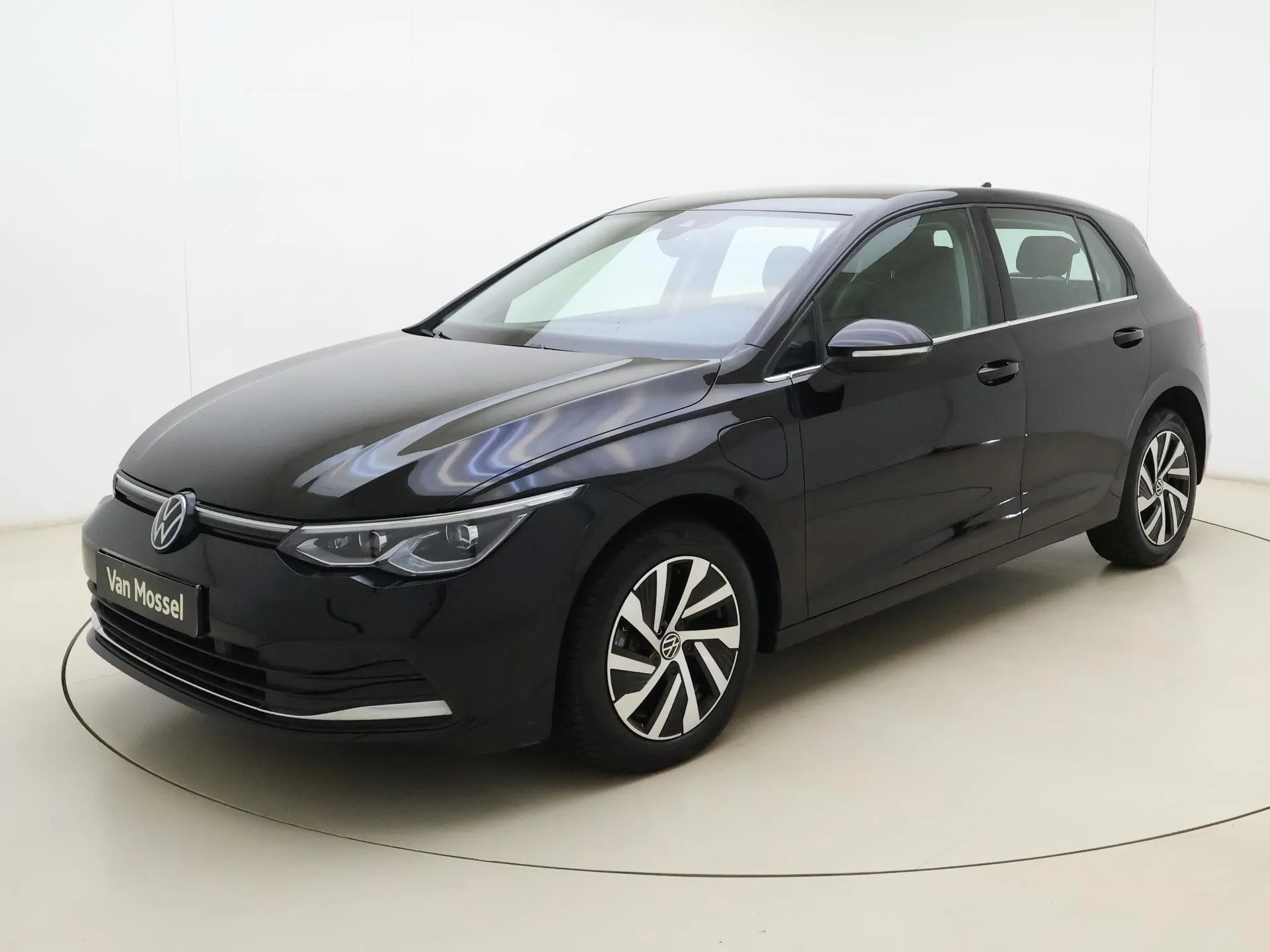 Volkswagen Golf — foto 1