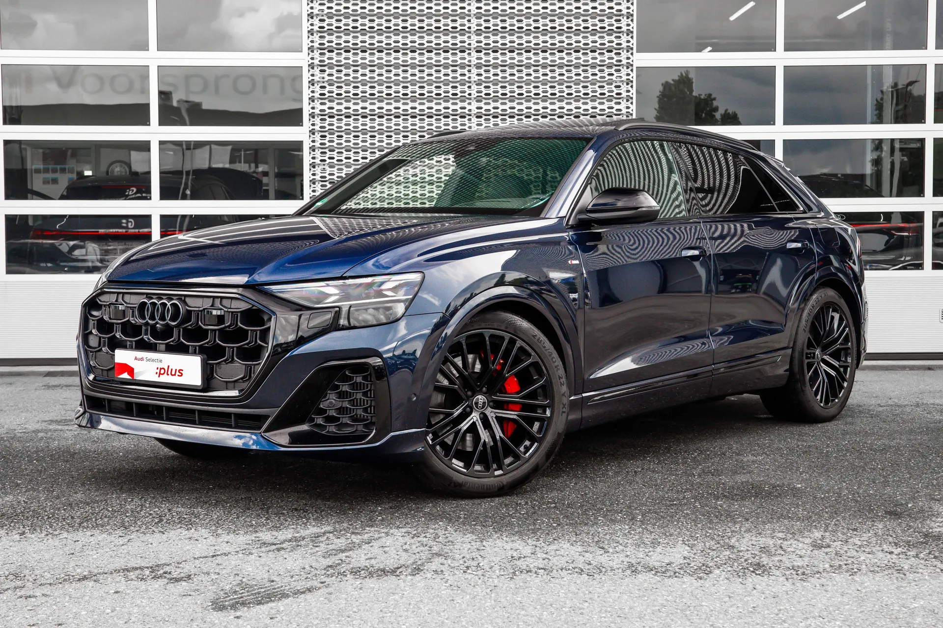 Audi Q8 — foto 1