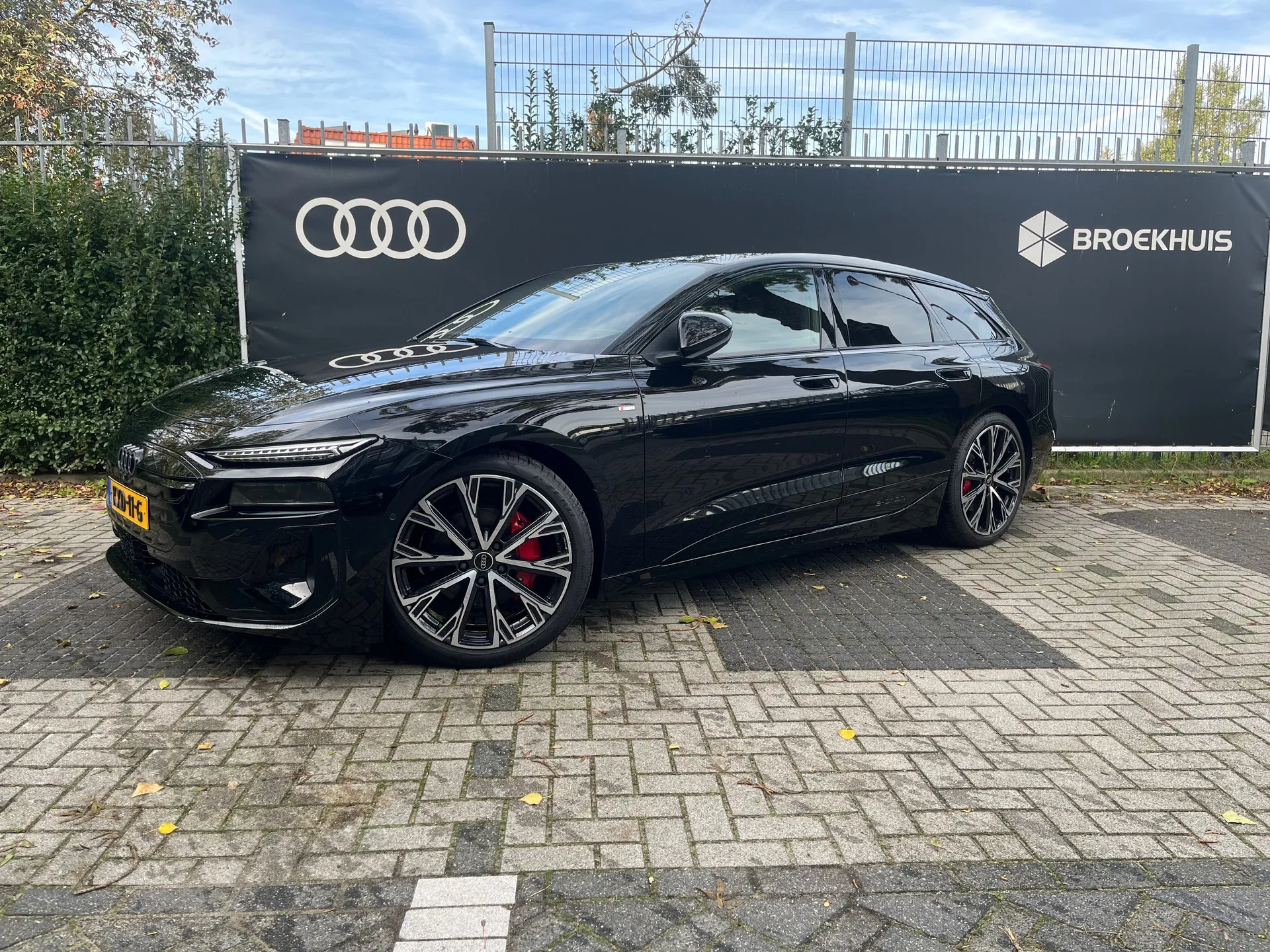 Audi A6 Avant e-tron — foto 1