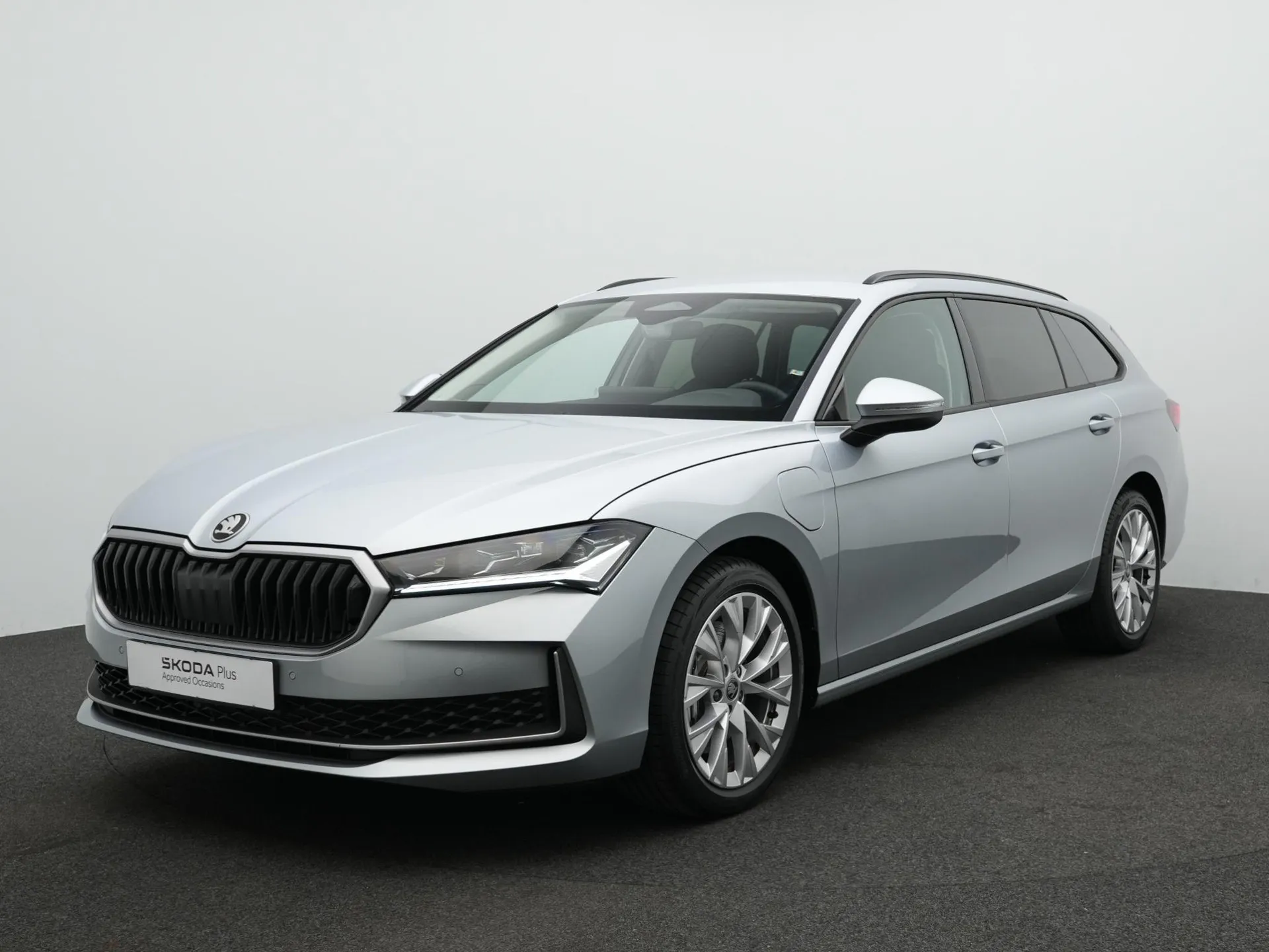 Škoda Superb — foto 1
