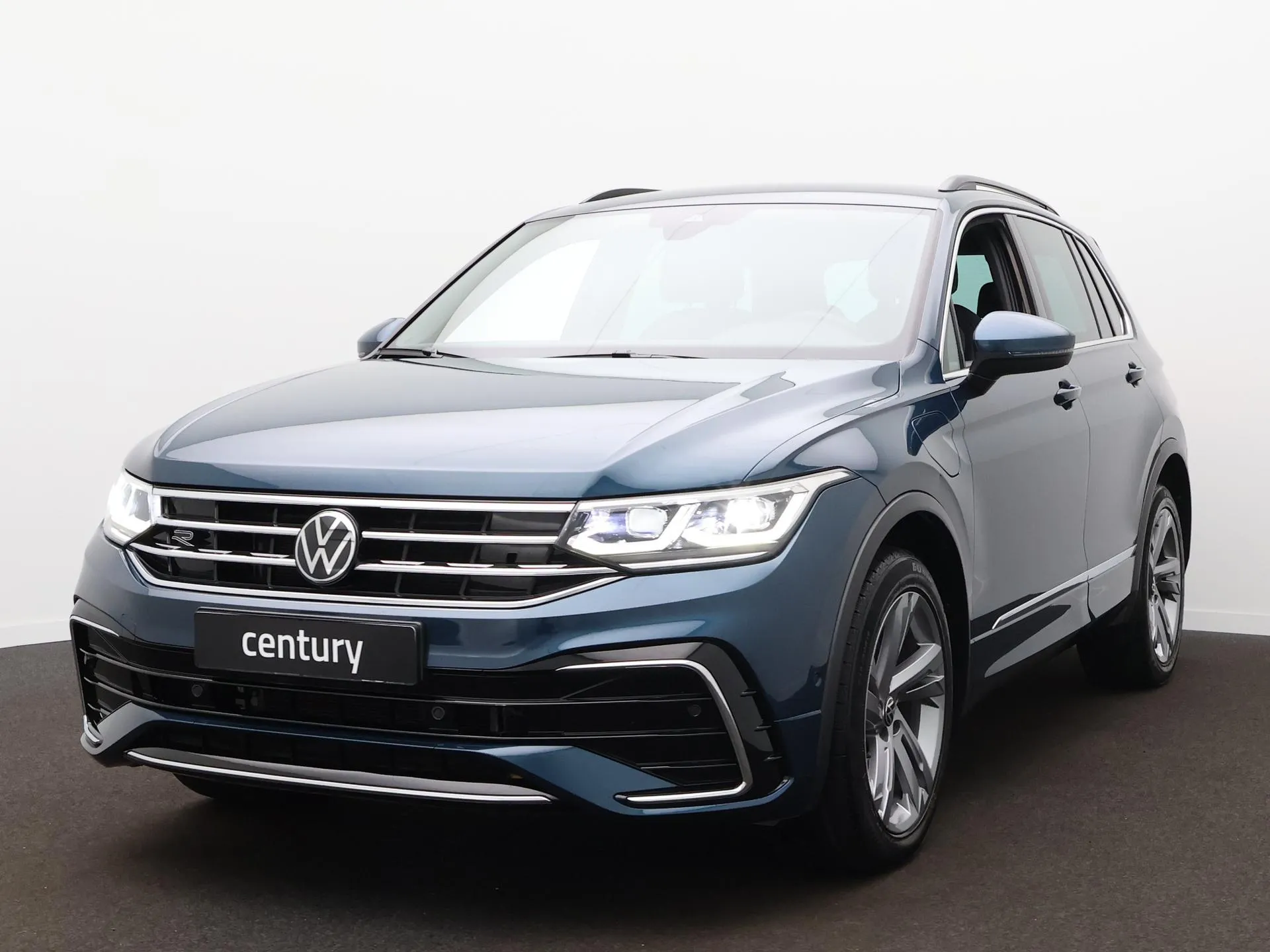 Volkswagen Tiguan — foto 1