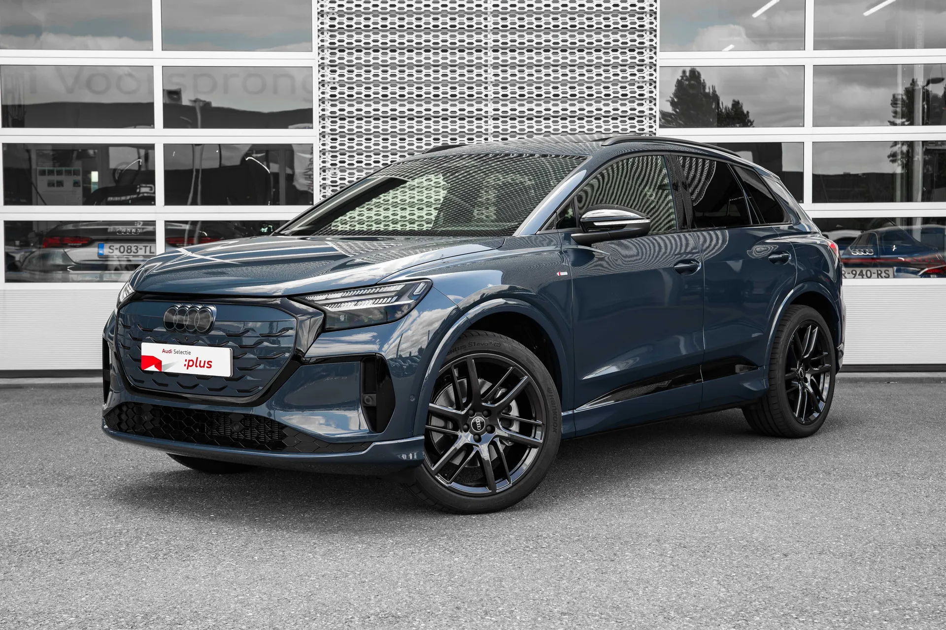 Audi Q4 e-tron — foto 1