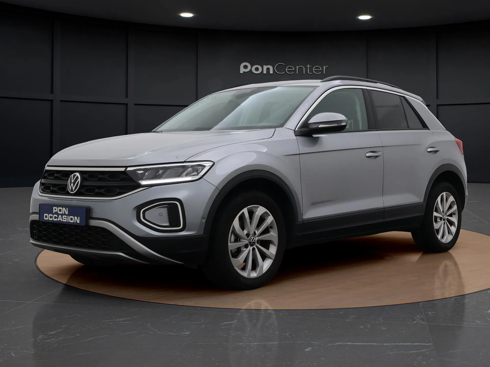 Volkswagen T-Roc — foto 1