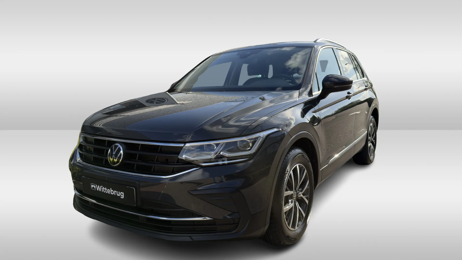 Volkswagen Tiguan — foto 1