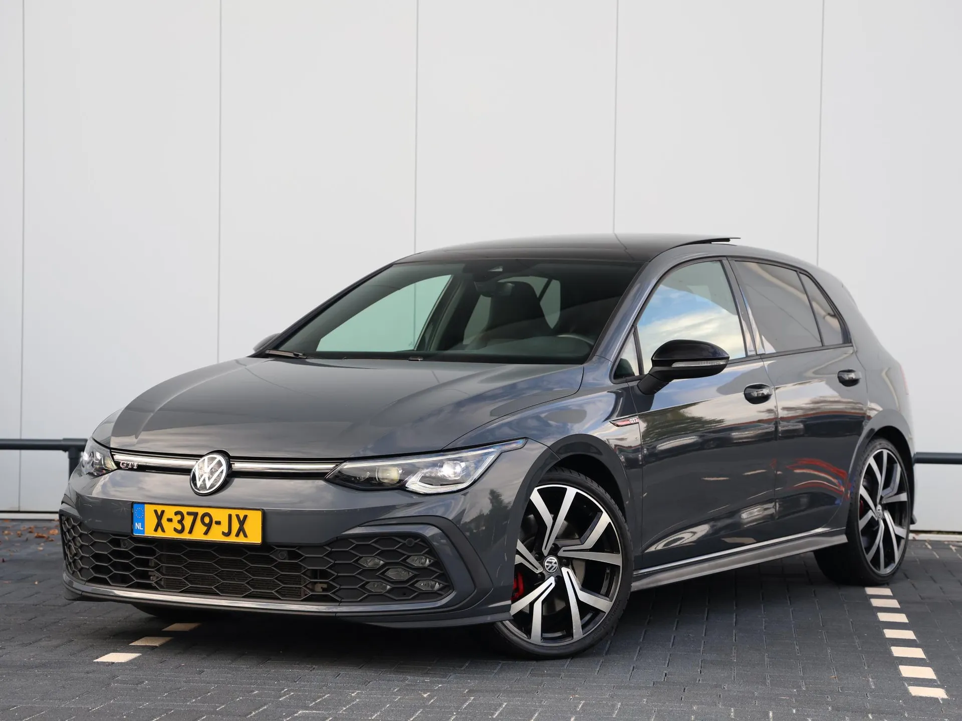 Volkswagen Golf — foto 1