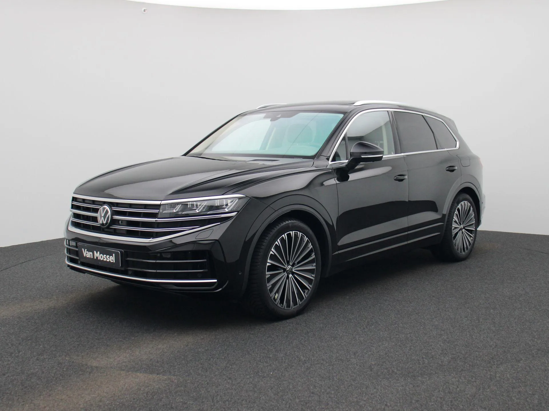 Volkswagen Touareg — foto 1