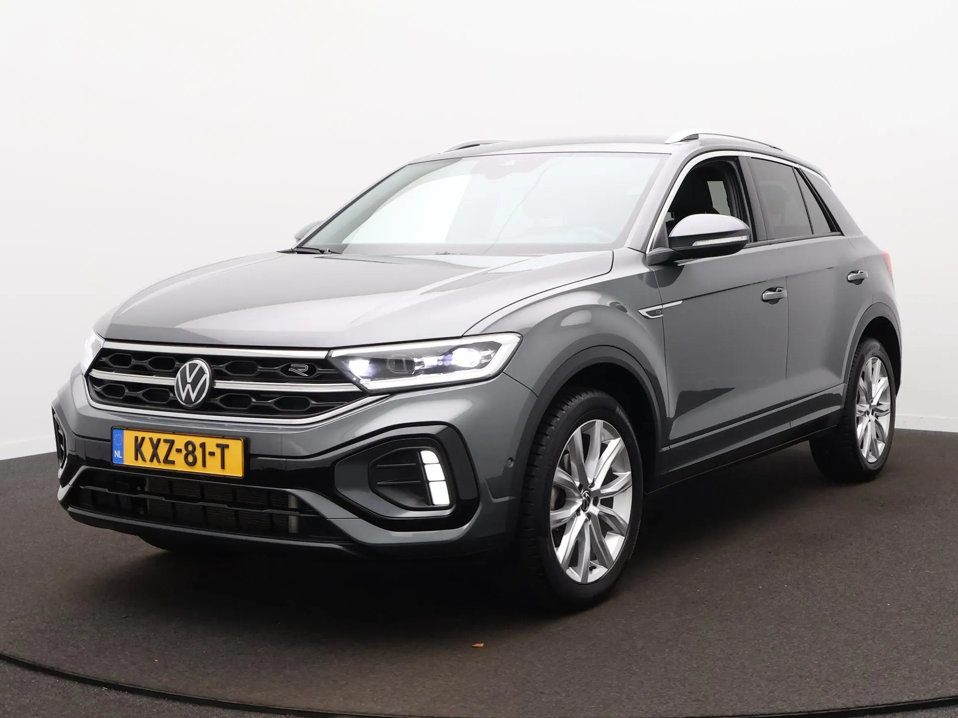 Volkswagen T-Roc — foto 1