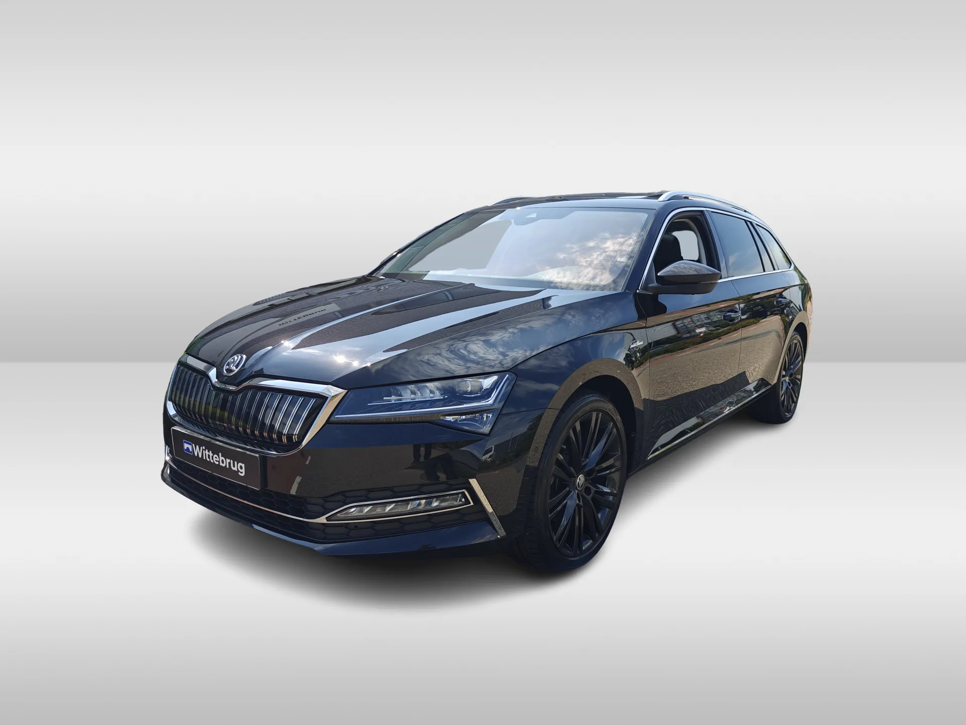 Škoda Superb — foto 1