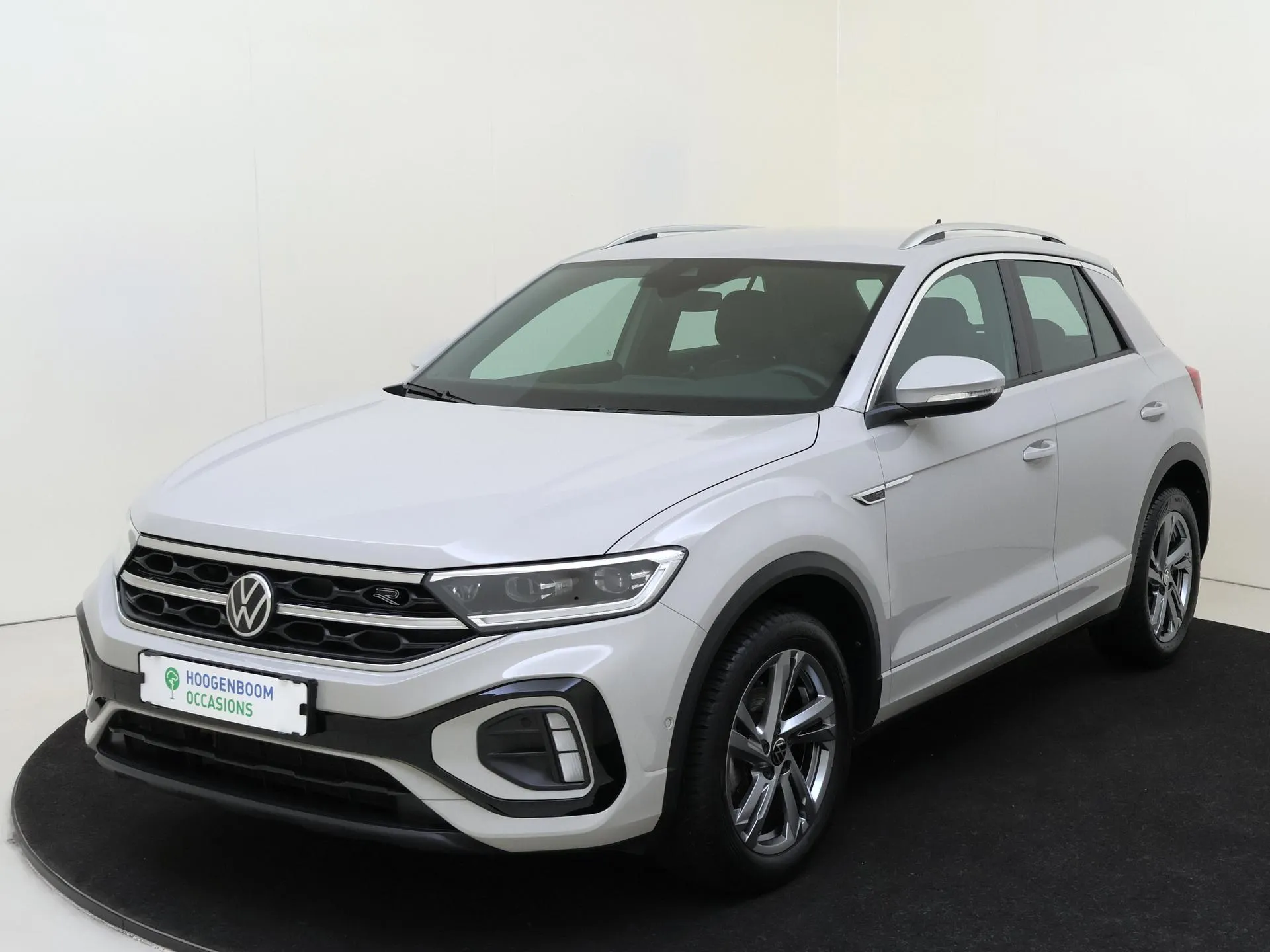 Volkswagen T-Roc — foto 1