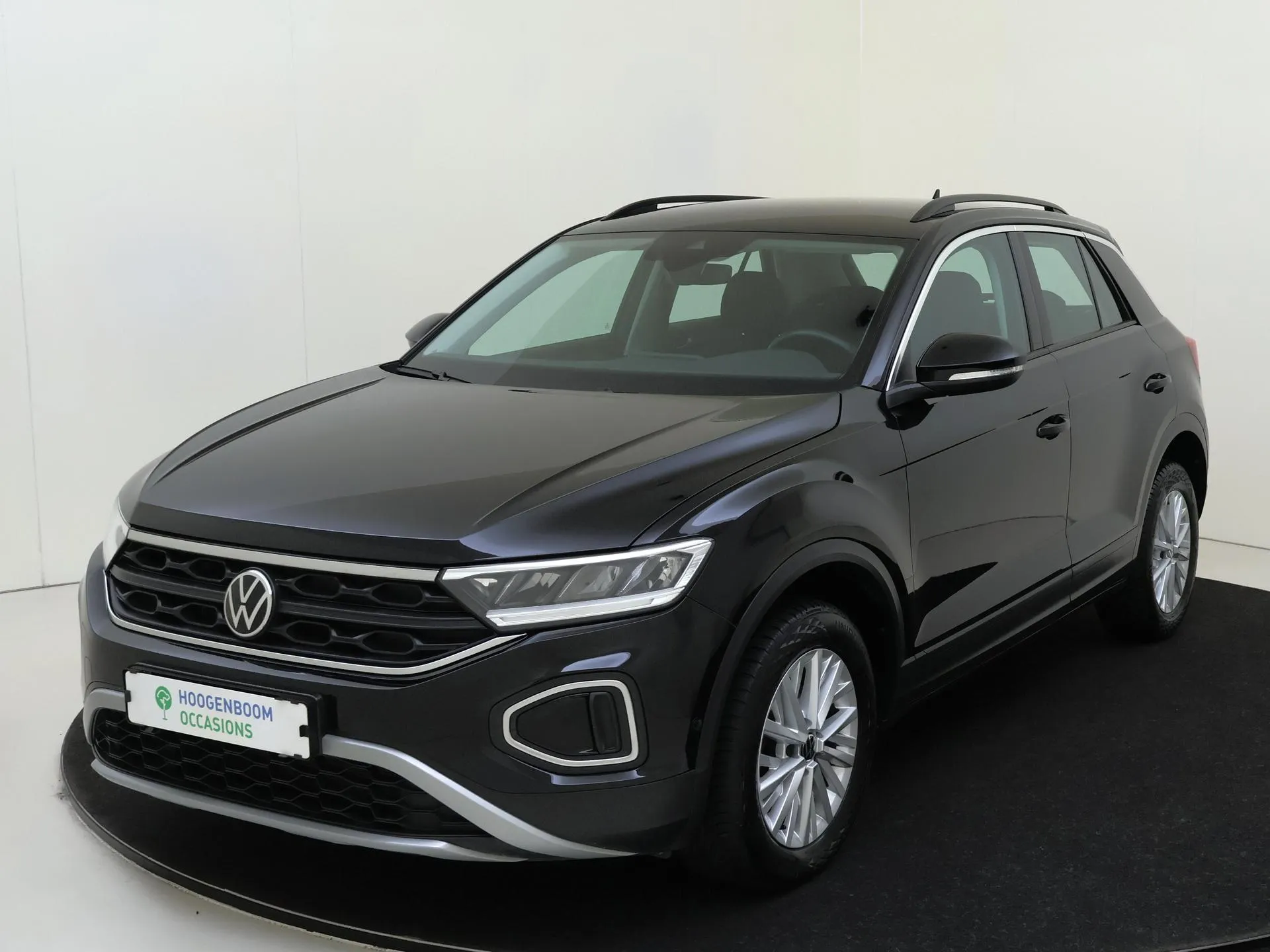 Volkswagen T-Roc — foto 1