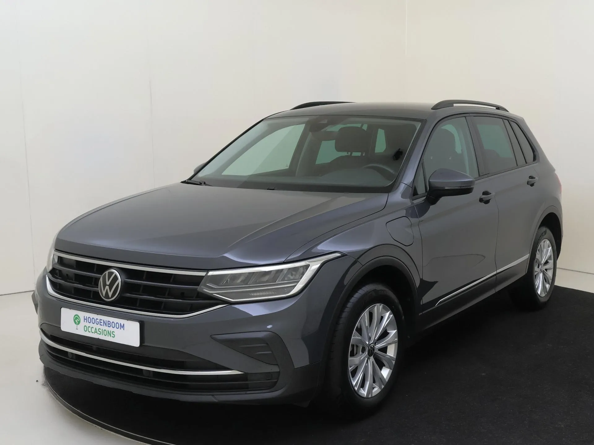 Volkswagen Tiguan — foto 1