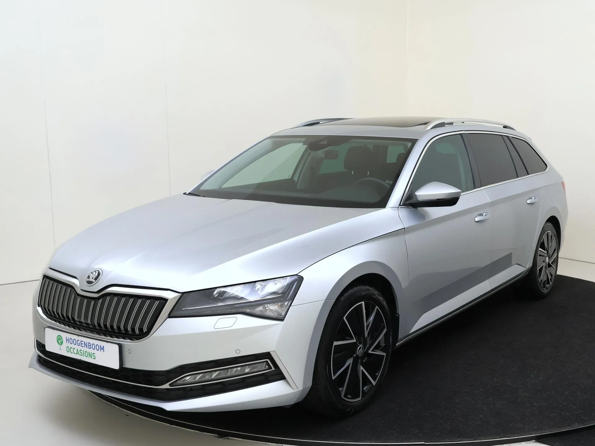 Škoda Superb — foto 1