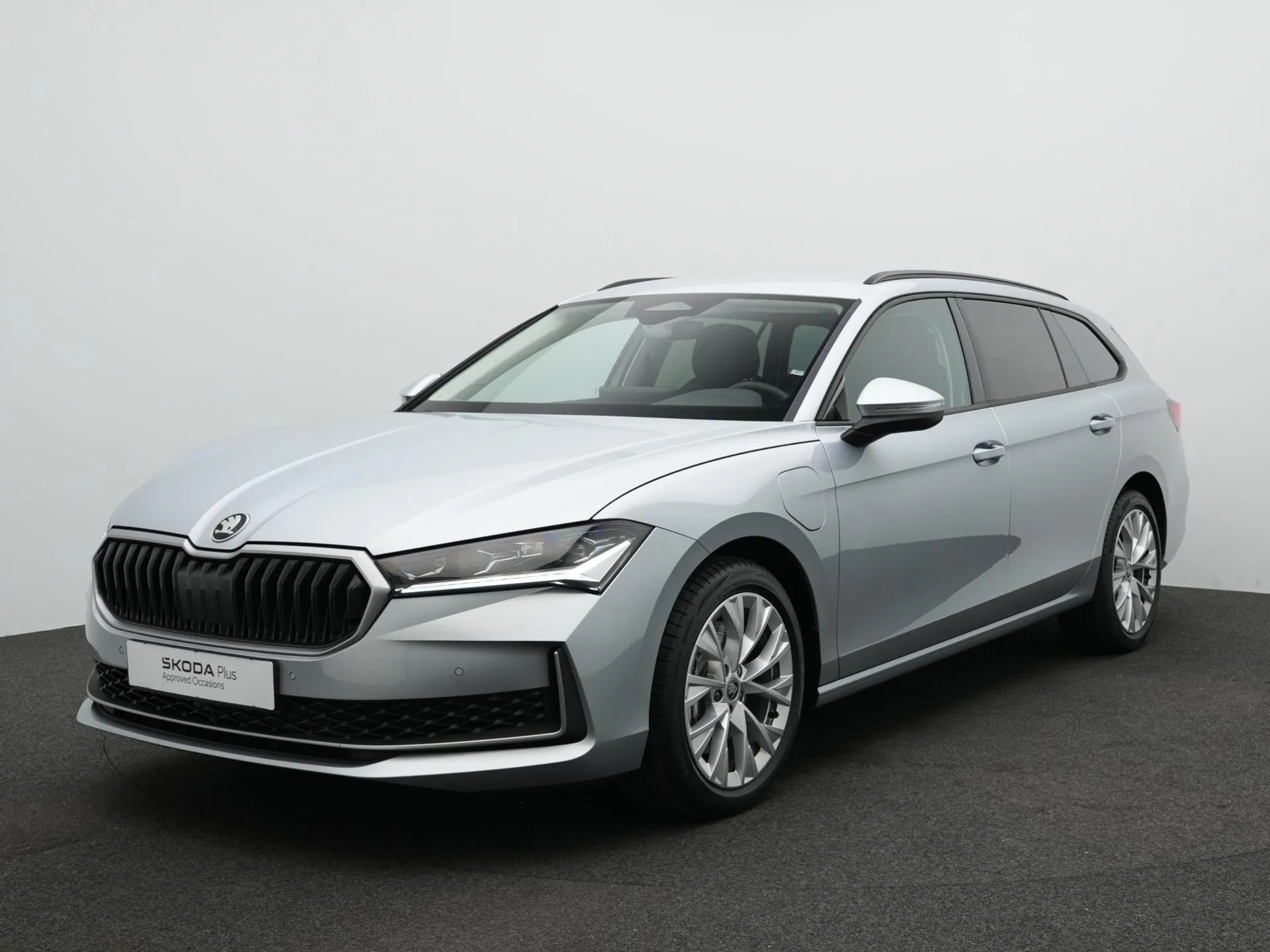 Škoda Superb — foto 1