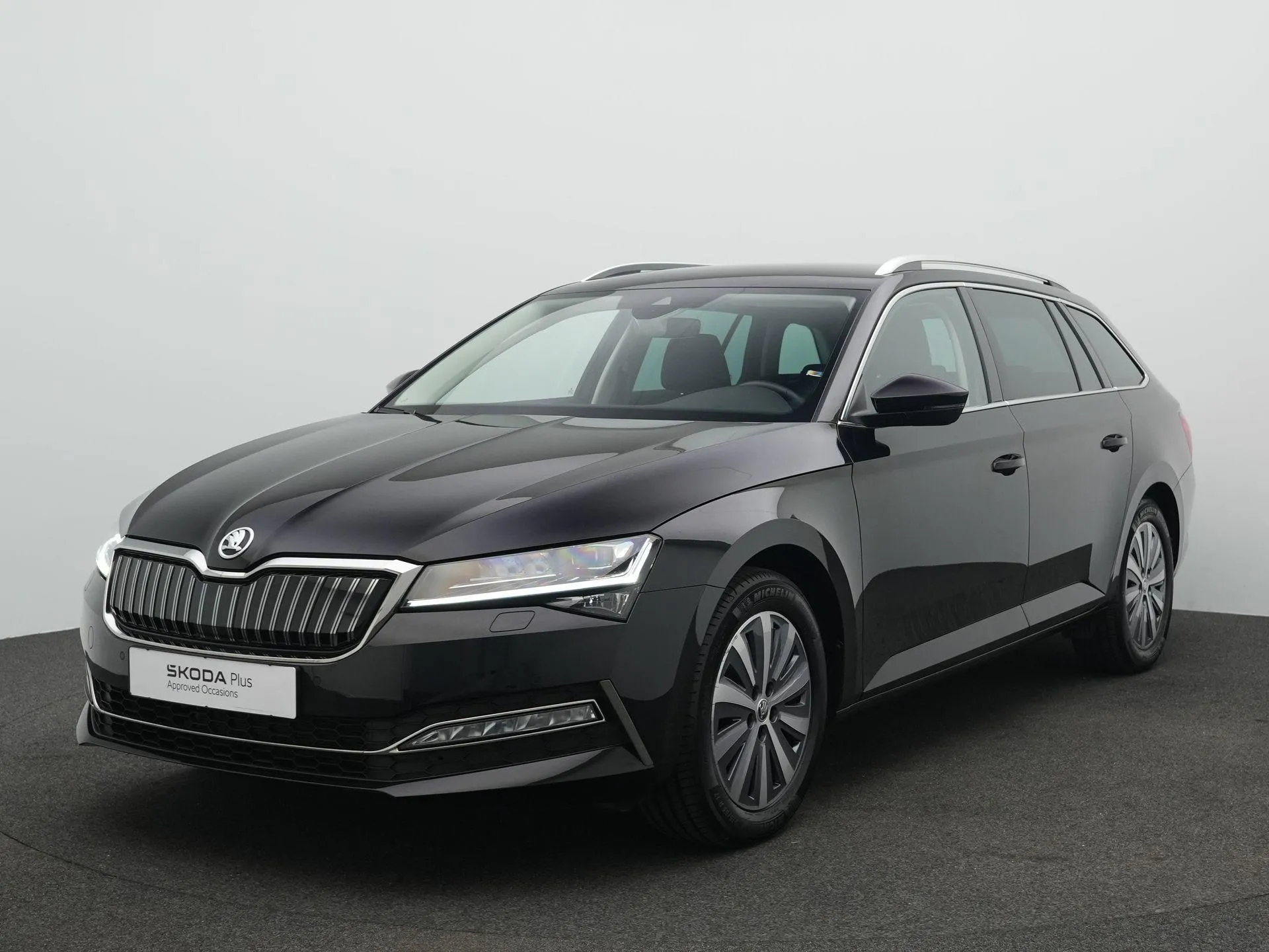 Škoda Superb — foto 1