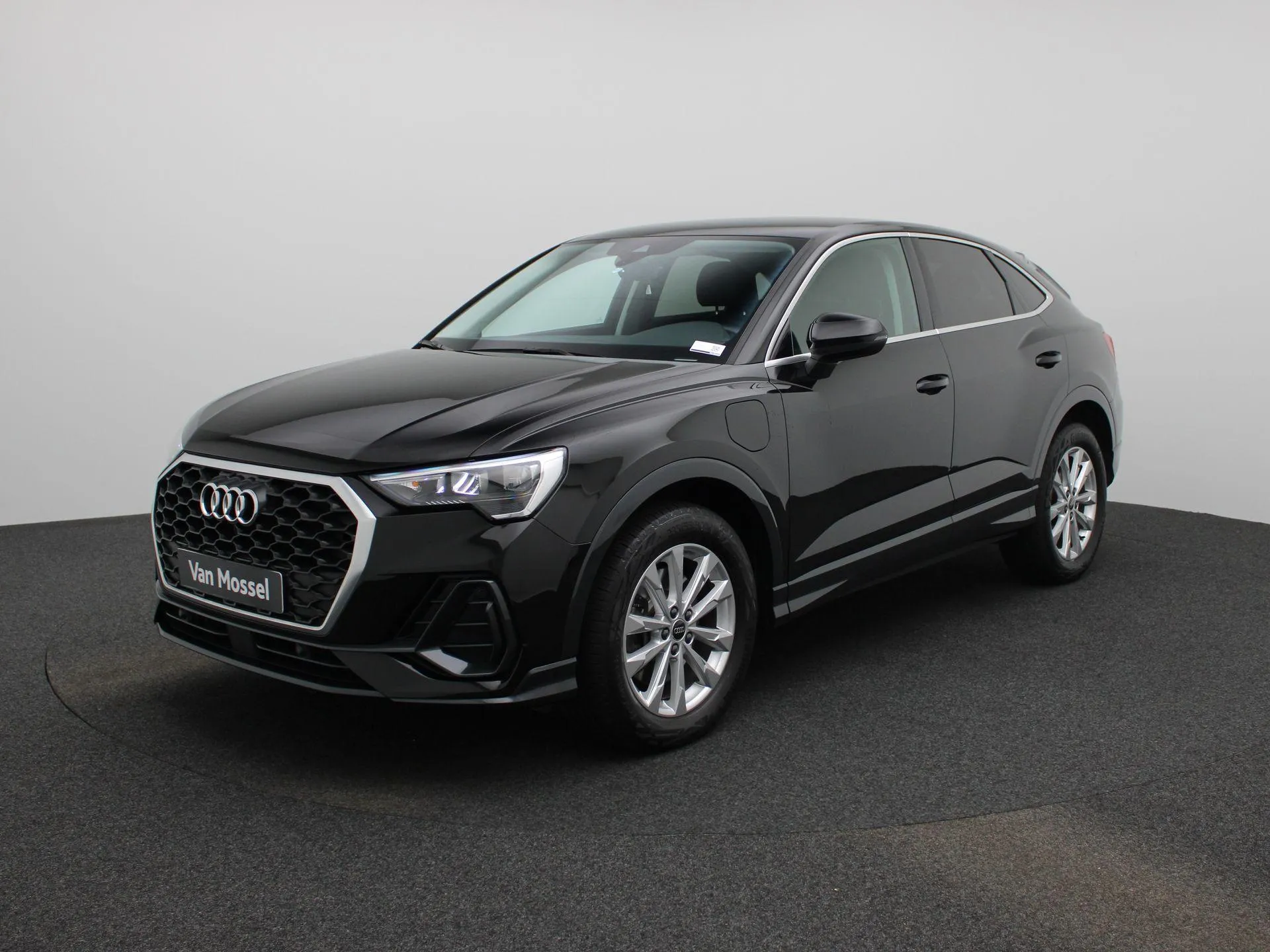 Audi Q3 — foto 1