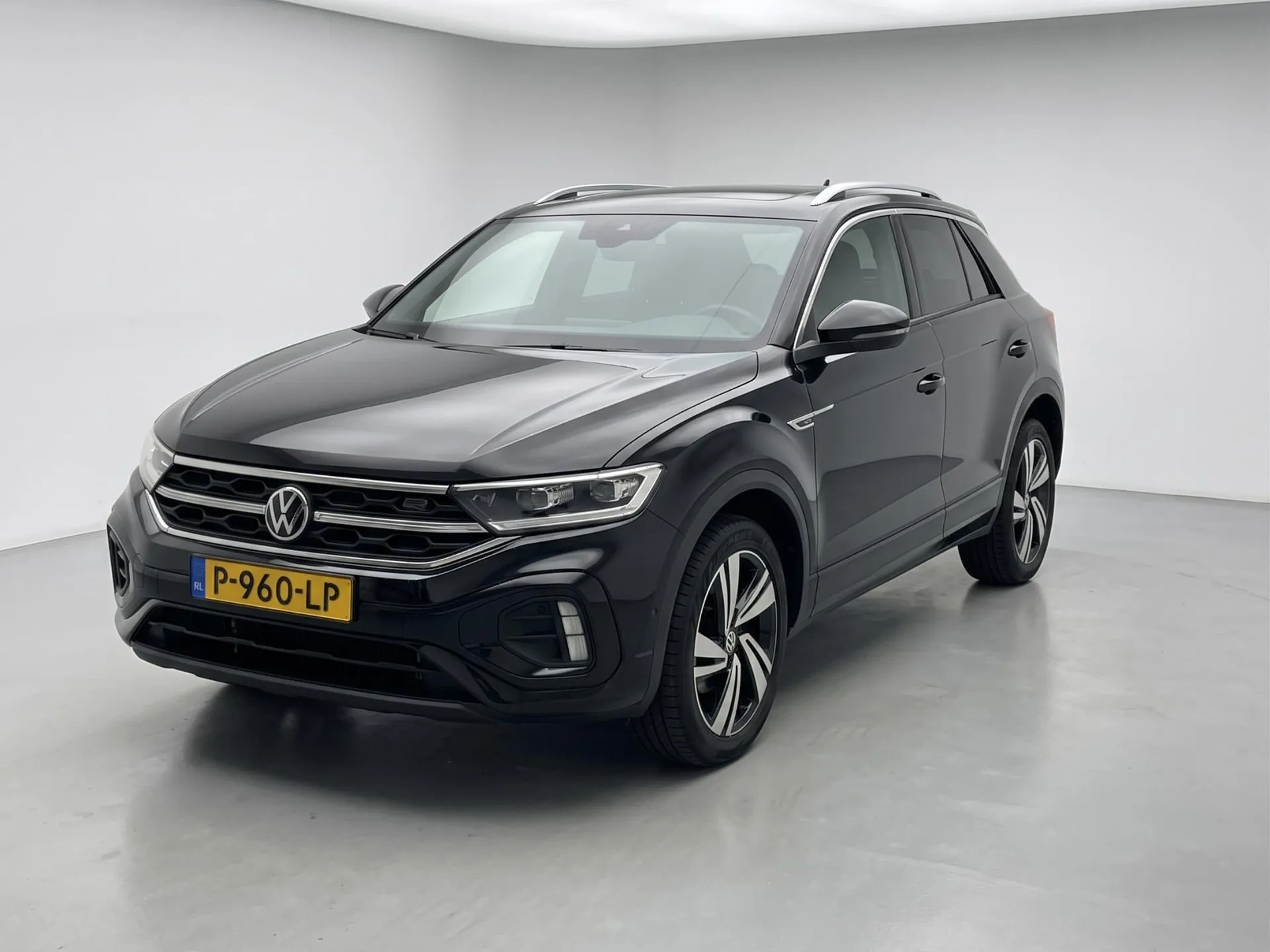 Volkswagen T-Roc — foto 1