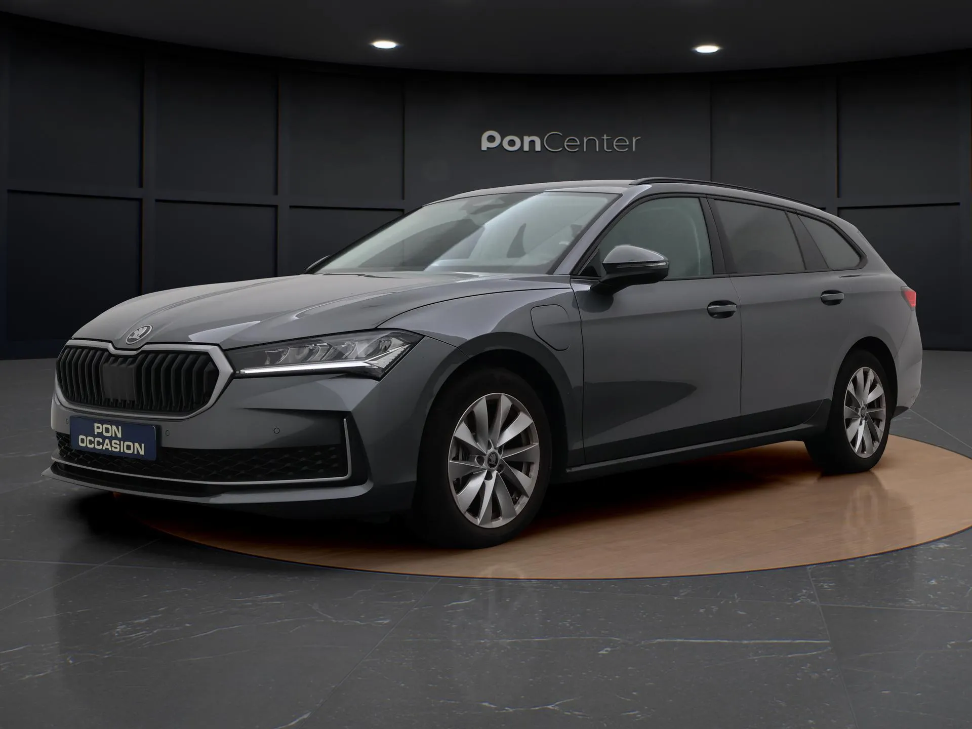 Škoda Superb — foto 1