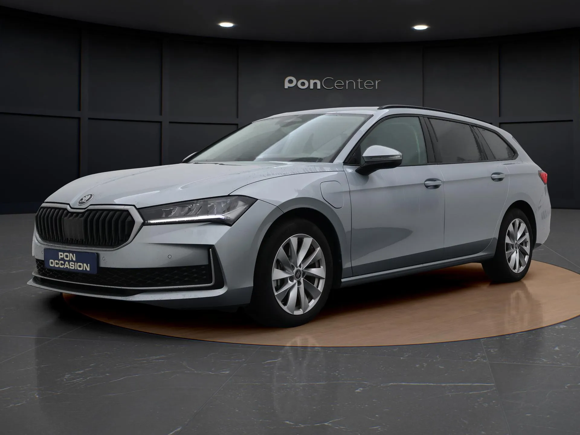 Škoda Superb — foto 1