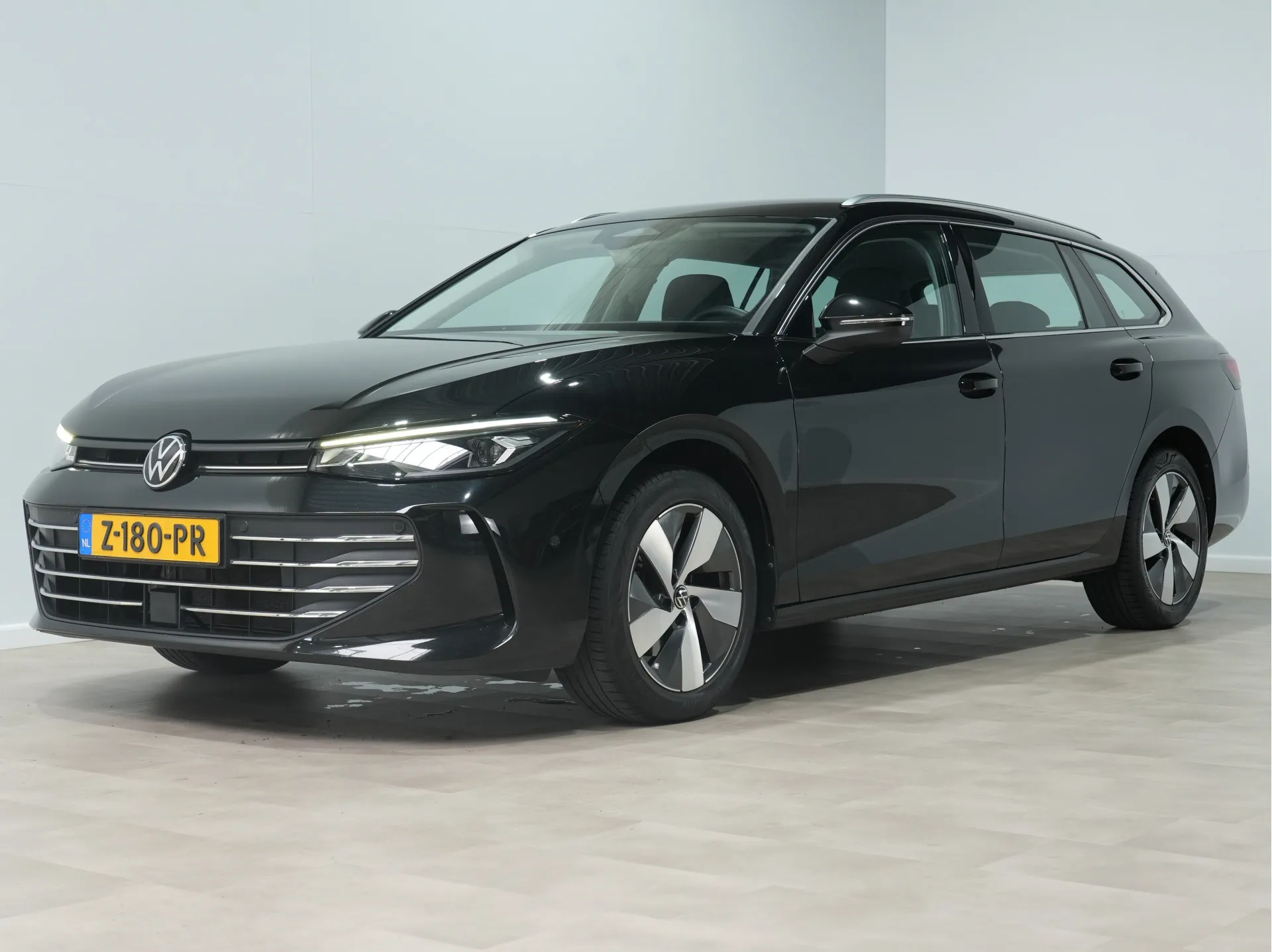 Volkswagen Passat — foto 1