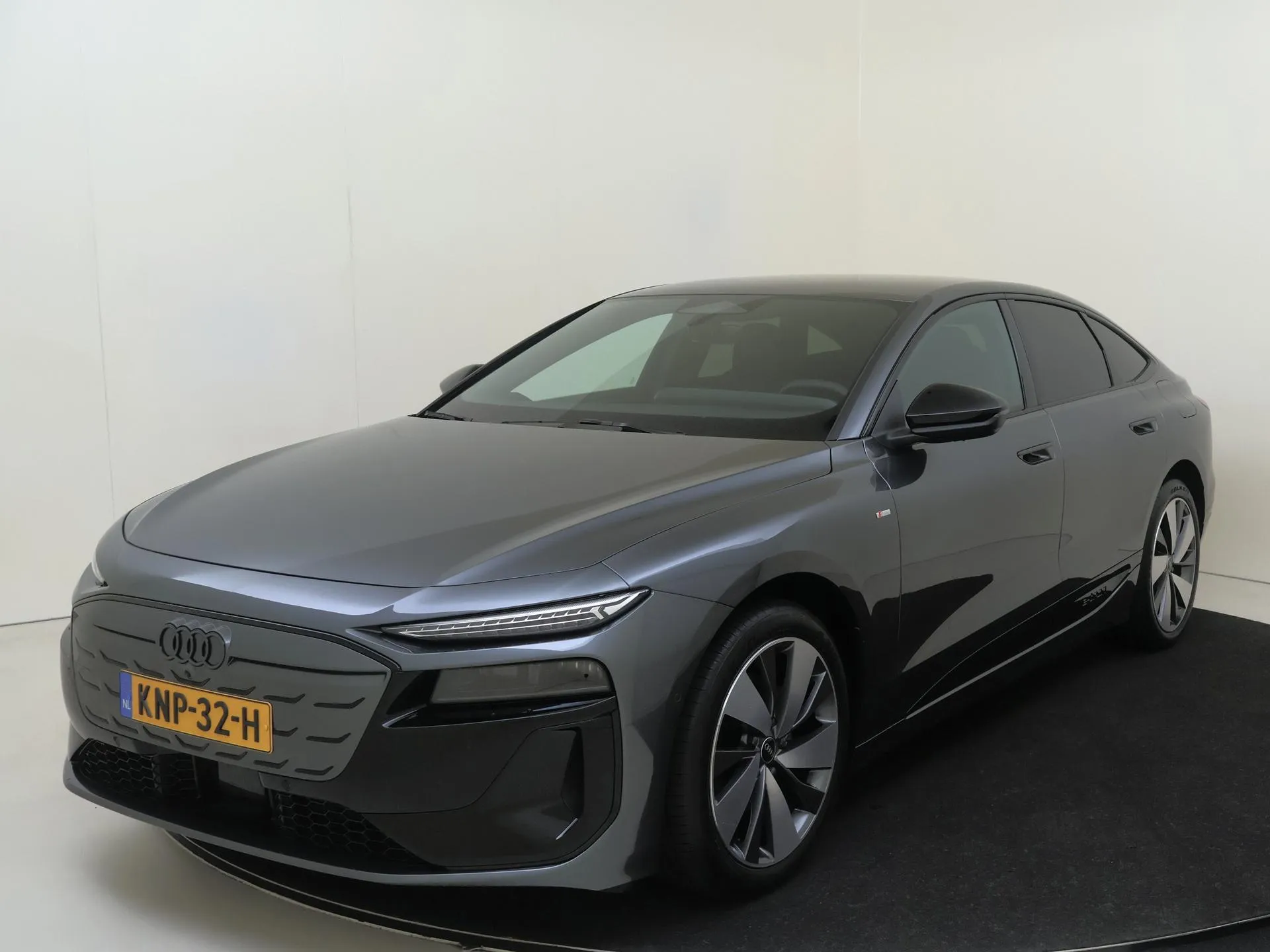 Audi A6 Sportback e-tron — foto 1