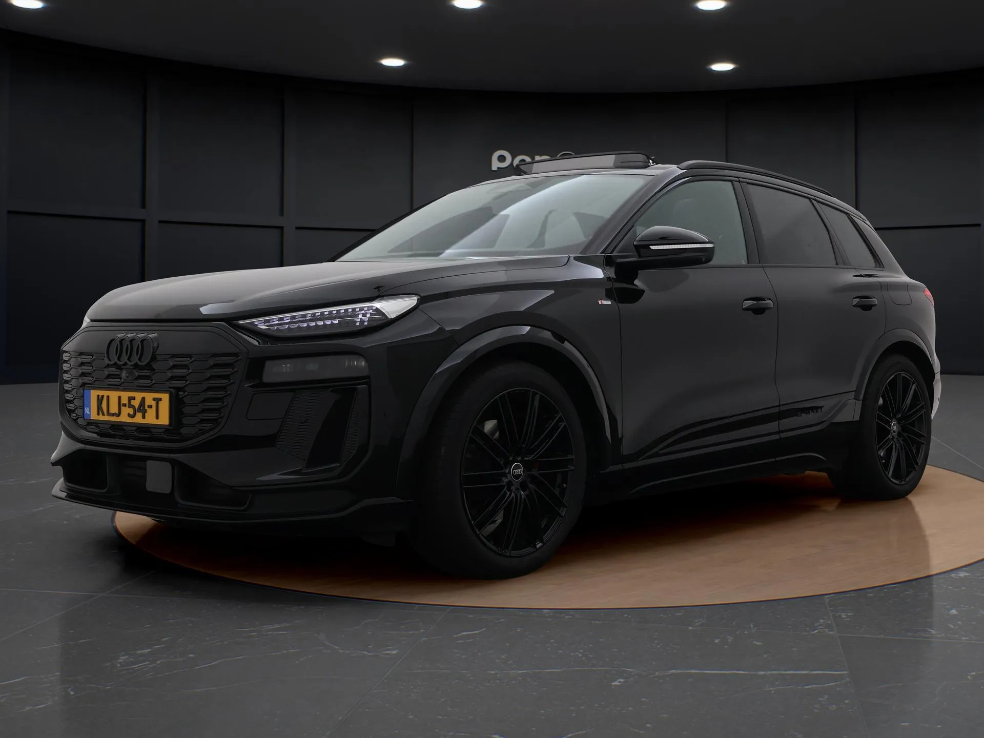 Audi Q6 e-tron — foto 1