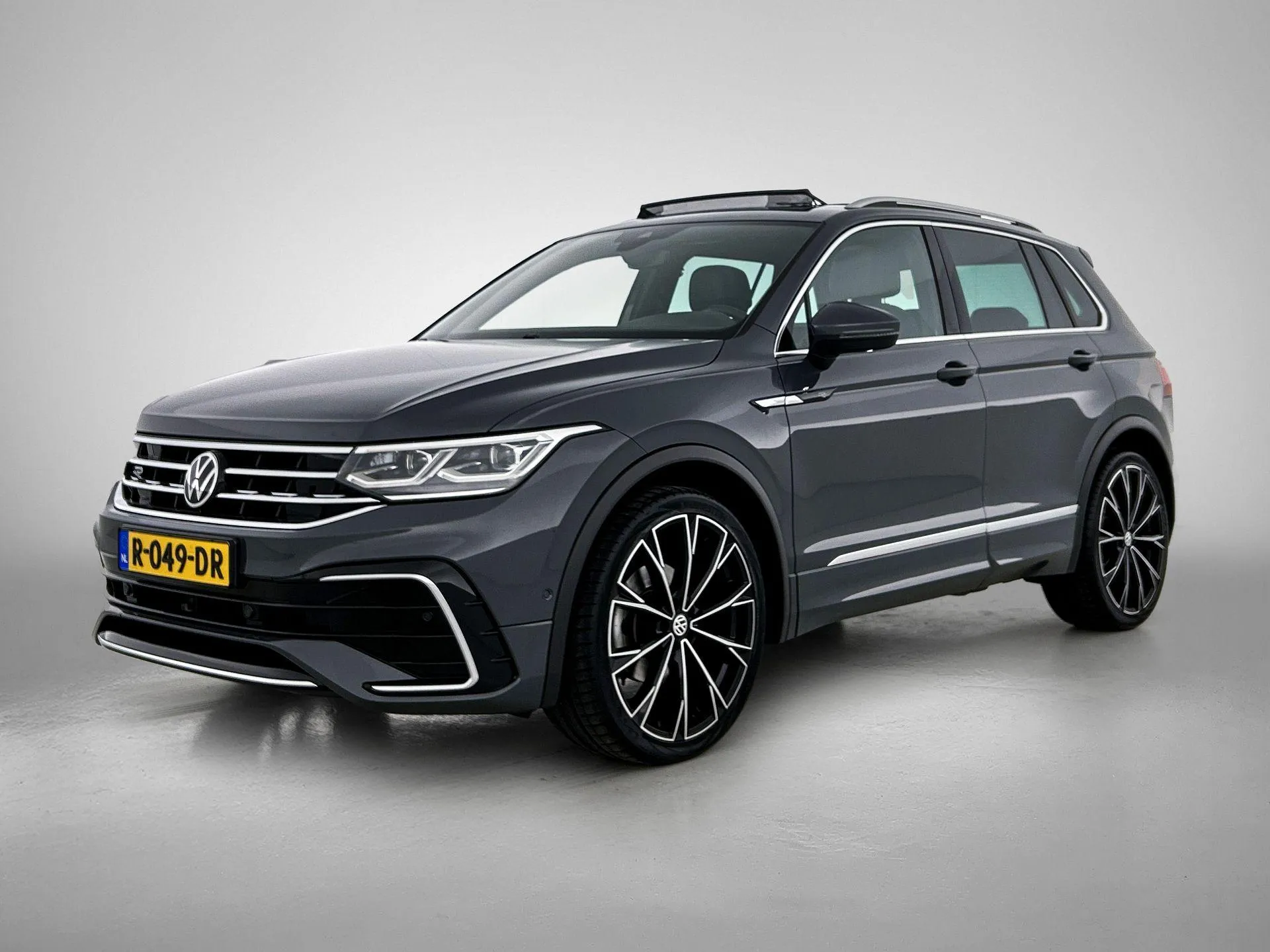 Volkswagen Tiguan — foto 1