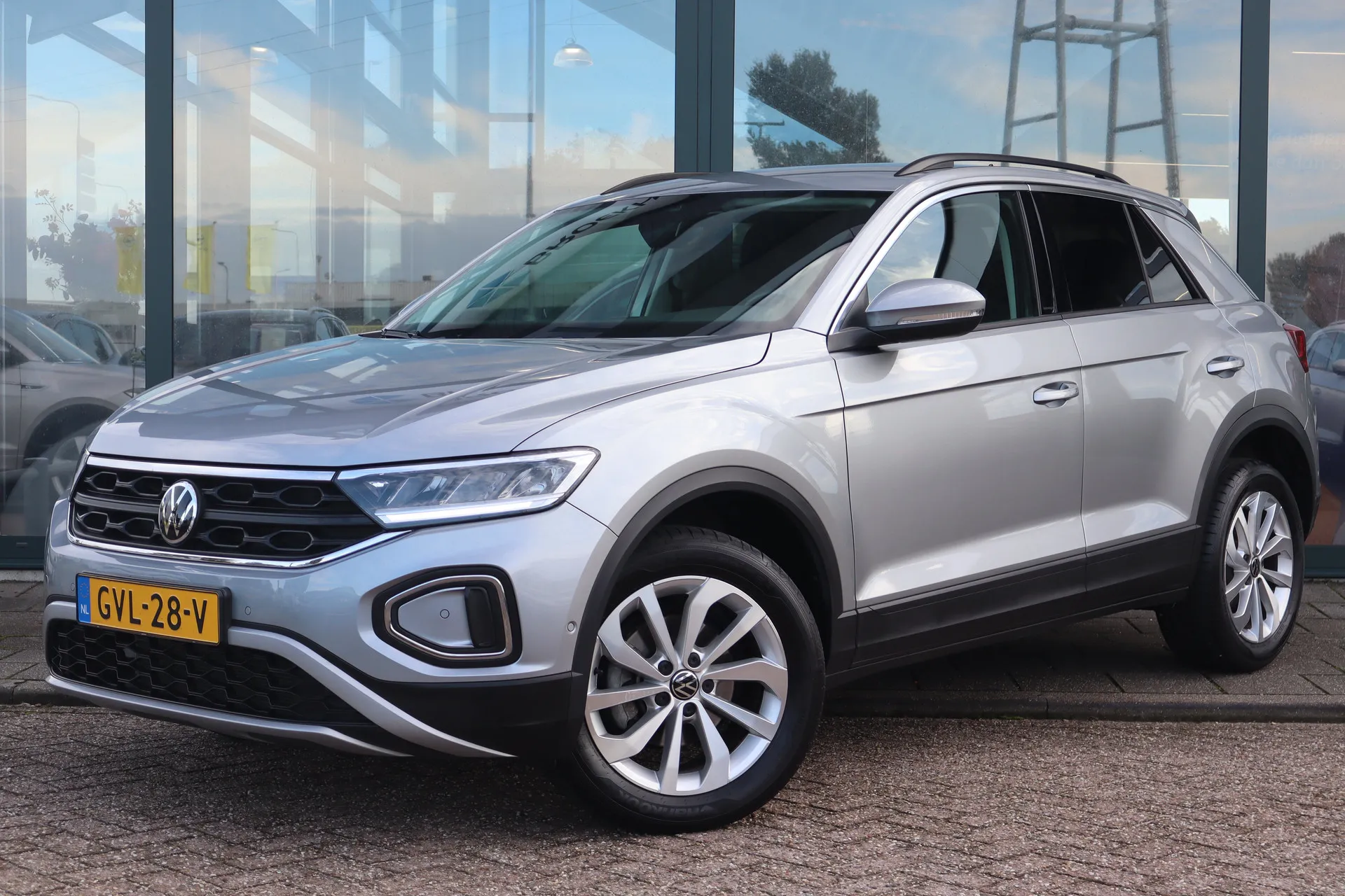 Volkswagen T-Roc — foto 1
