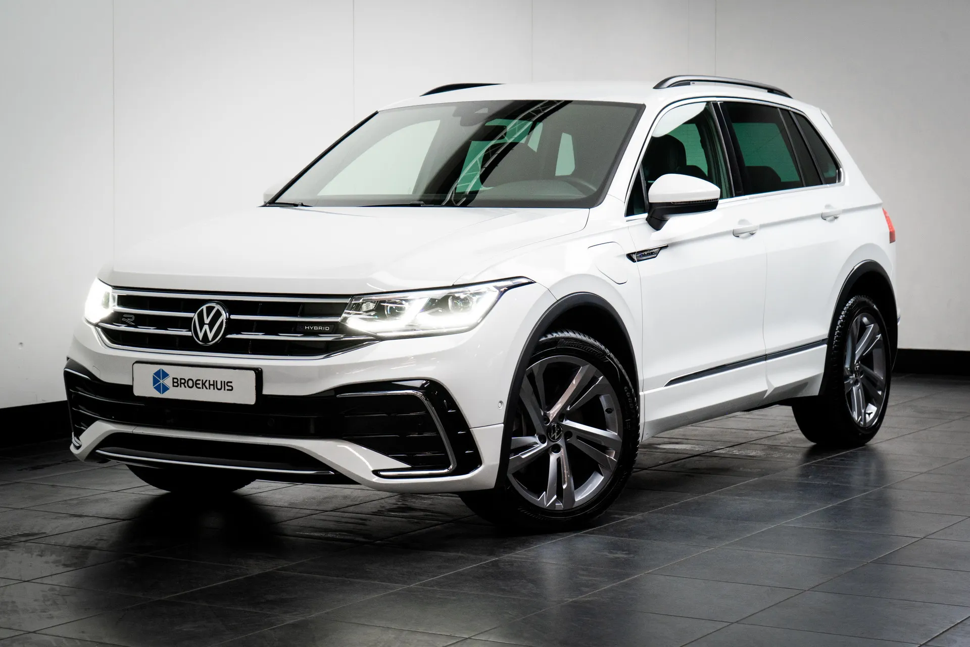 Volkswagen Tiguan — foto 1