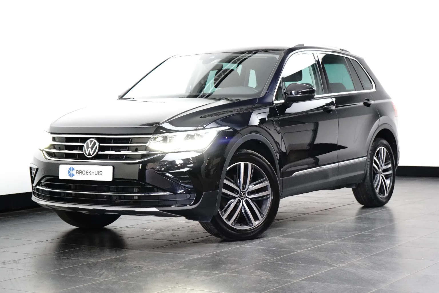 Volkswagen Tiguan — foto 1