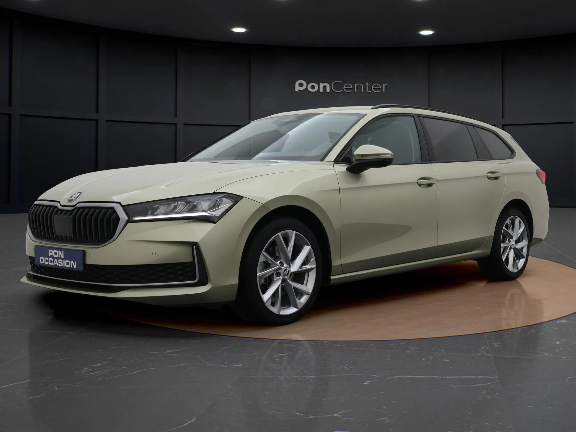 Škoda Superb — foto 1